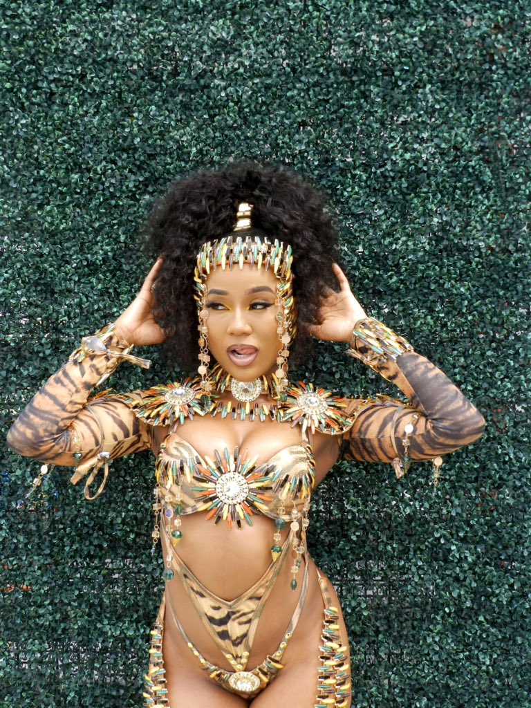 cherXBB's tweet photo. 💚Caribbean Beauty, Caribbean Cutie💛 #MiamiCarnival #GenXCarnival https://t.co/BowfTD5i4w