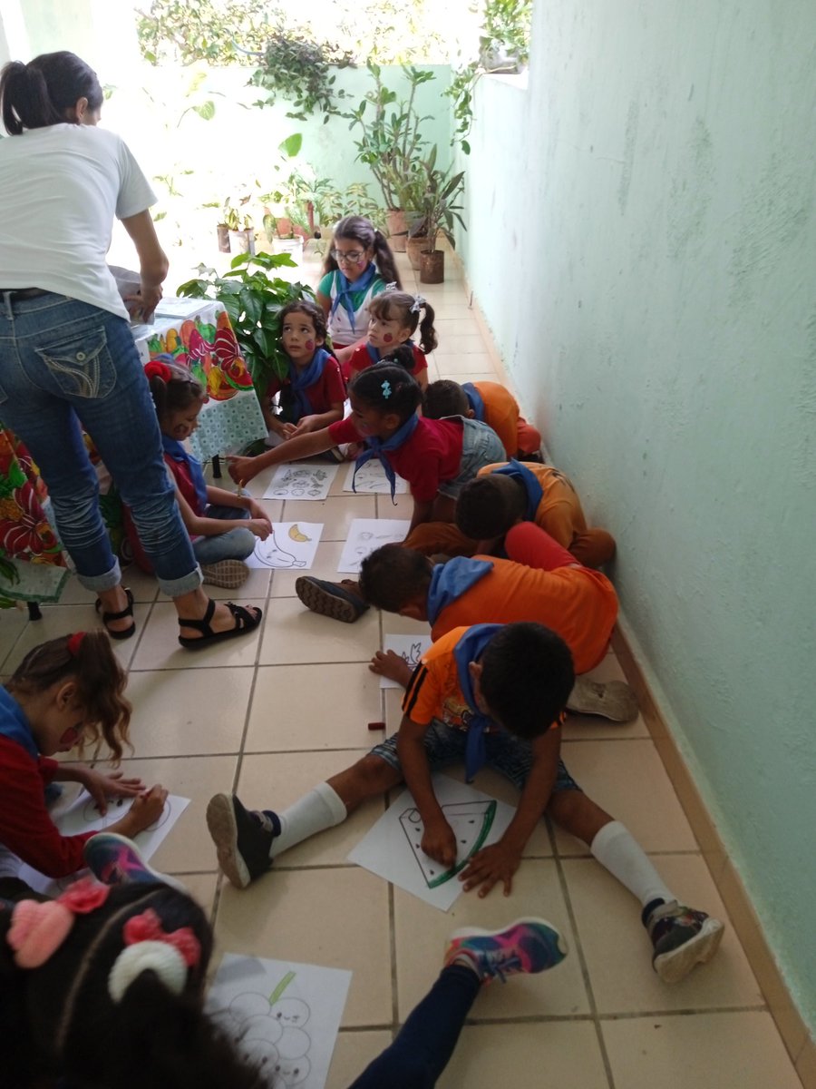 hemetod's tweet photo. Derroche de creatividad en la Primaria Comandante Pinares por el día Mundial de la Alimentación.
@CubaMined 
@DgeEste 
@DGHE14764 
@HEdgeAEE 
@hedgePinares https://t.co/xF91VCpLgC