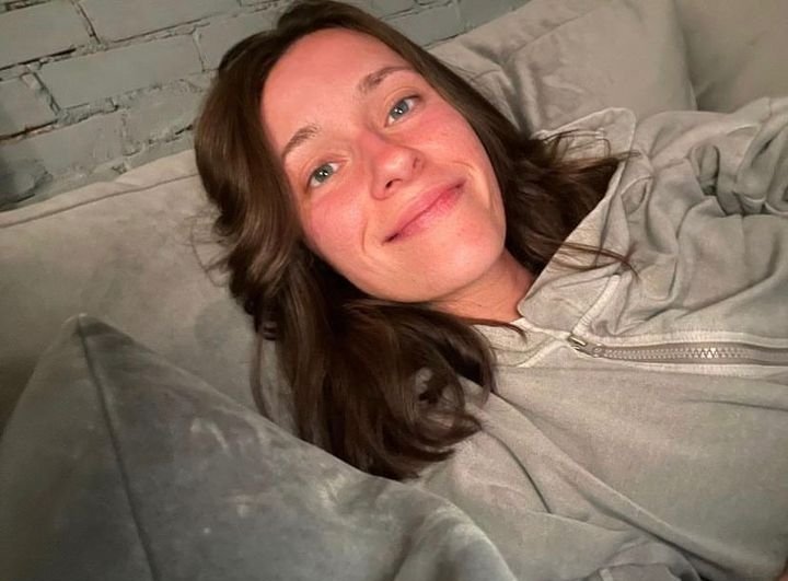 Gute Nacht schatz Ich trage gerne Hoodies ohne BH, findest du das schlecht?🤔