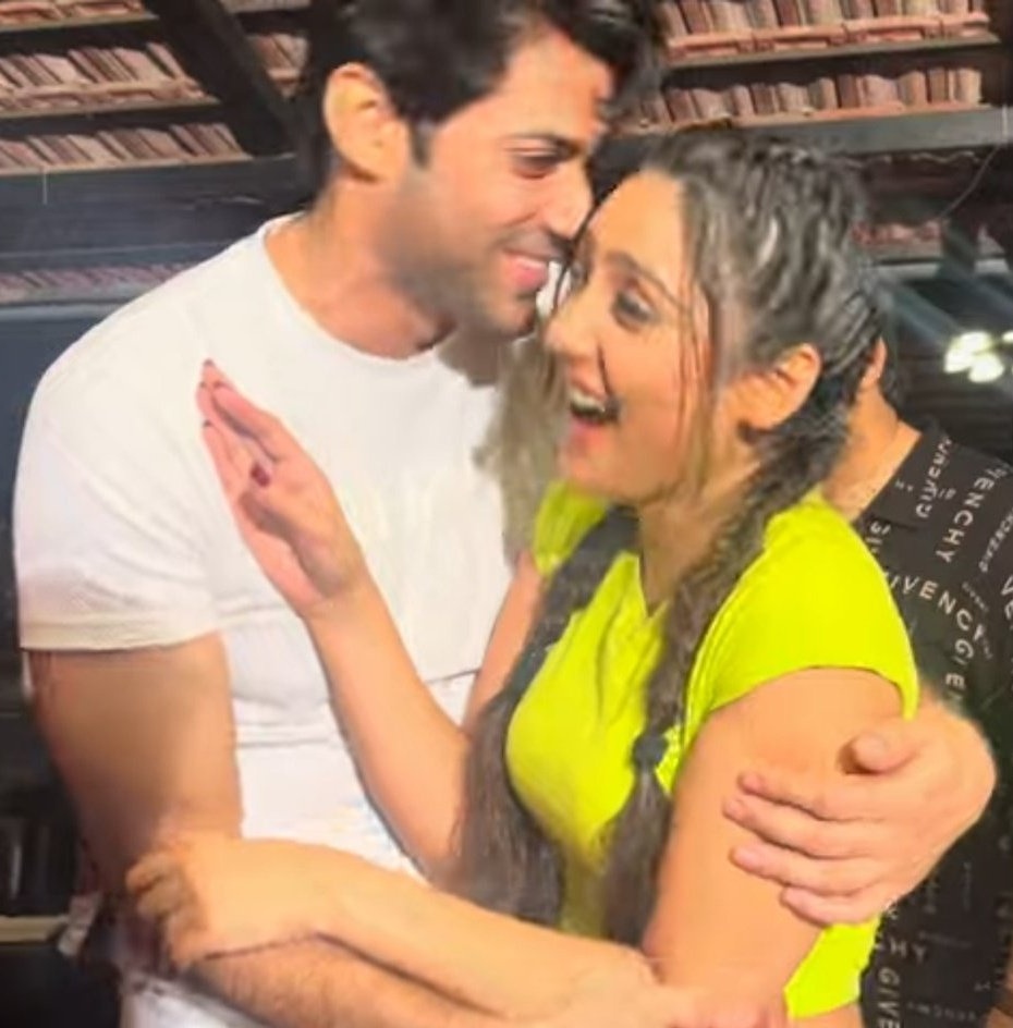 dhakdhak__'s tweet photo. #AnHit #Nevika #Neivika #Vanshaj
the ship                                 the friendship https://t.co/pEetJw7RKS