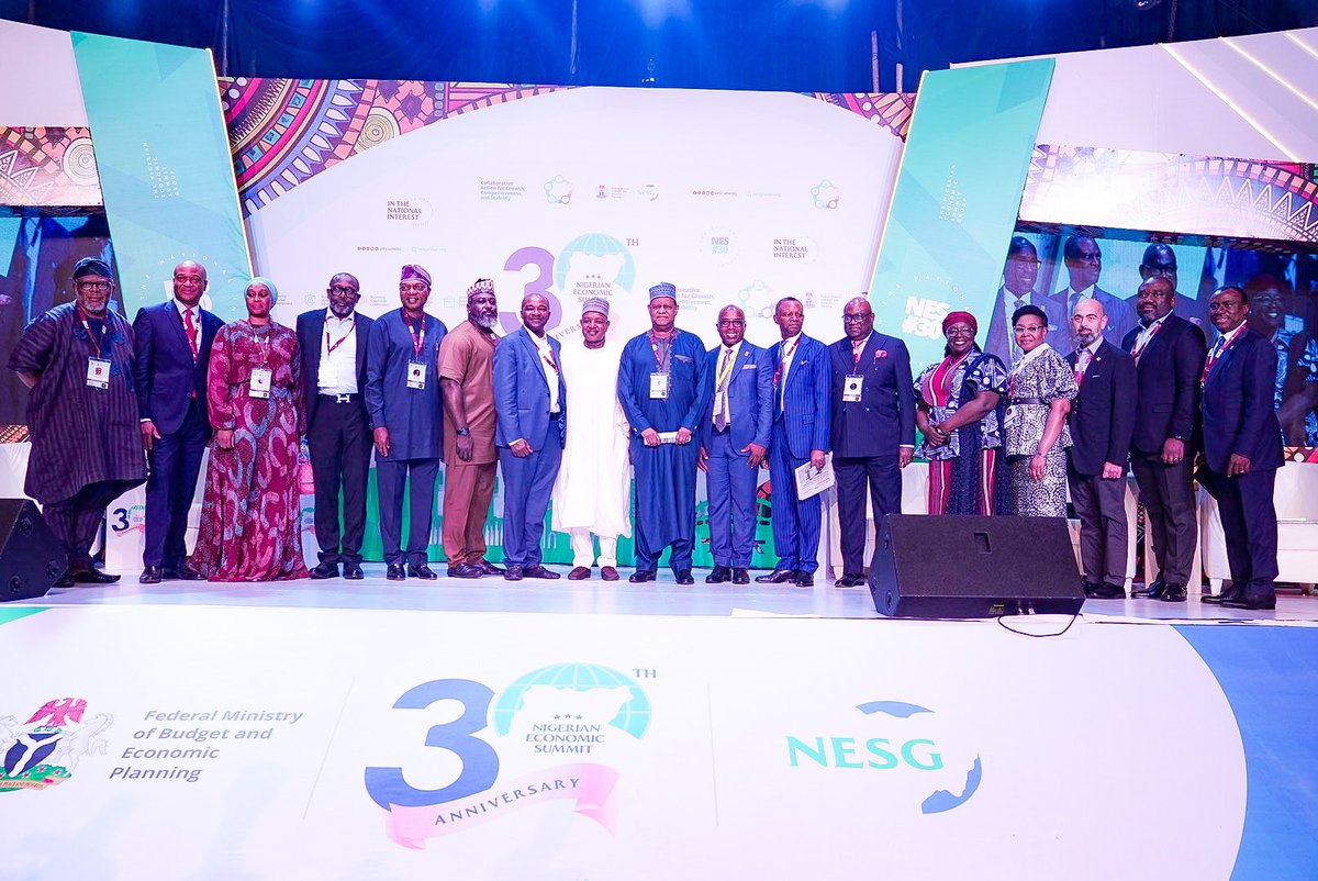 UNDPNigeria's tweet photo. Strengthening institutional capacities, leveraging #technology, investing in key sectors, empowering local #SMEs, and increasing fiscal space via innovative financing are key to build #SmartStates for a sustainable future in 🇳🇬.
#NES30
@NigeriaGov #SDGs https://t.co/4jR9Xixq9n