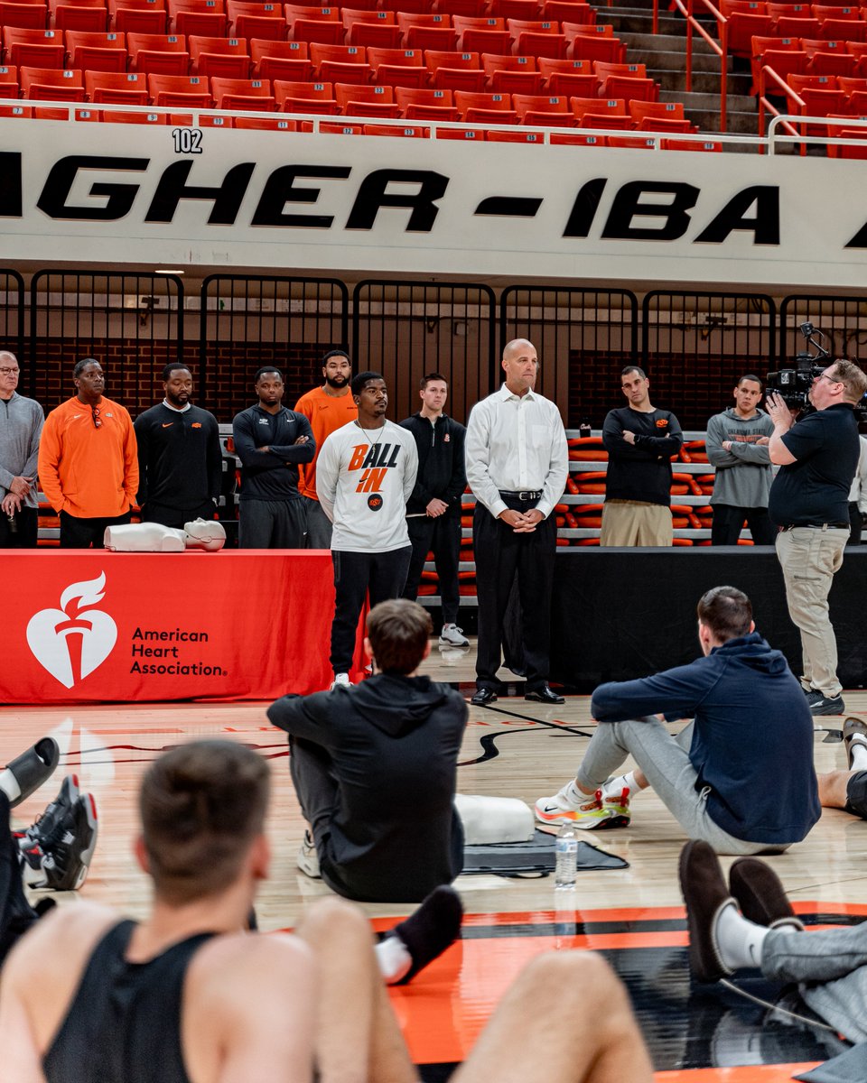 OSUMBB's tweet photo. A big thank you to @AHAOklahoma for equipping our team with life-saving CPR skills today!🫀💪

Cardiac arrest can strike anyone -- even young and healthy athletes. If performed immediately, CPR can double or even triple the chances of survival!