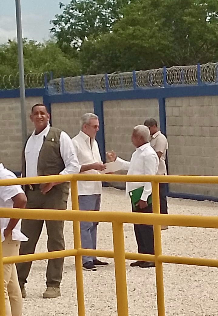 frankhsoto's tweet photo. Hoy estuvimos en la Prov. Pedernales, acompañando al presidente @luisabinader a la Inauguración de la Segunda Fase del Puerto de Cabo Rojo.  1/2 https://t.co/wqRjZDTeJj