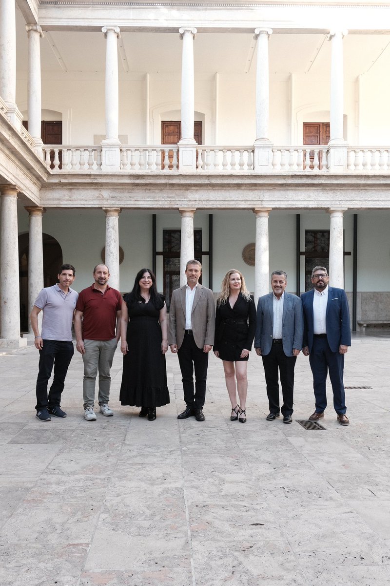 LaNauuv's tweet photo. 🌋Amb la participació del director general del Parc Arqueològic de Pompeia Gabriel Zuchtriegel, aquesta vesprada s'ha celebrat al #CCLaNau la conferència 𝗡𝗼𝘂𝘀 𝗱𝗲𝘀𝗰𝗼𝗯𝗿𝗶𝗺𝗲𝗻𝘁𝘀 𝗶 𝗶𝗻𝘃𝗲𝘀𝘁𝗶𝗴𝗮𝗰𝗶𝗼𝗻𝘀 𝗮 𝗣𝗼𝗺𝗽𝗲𝗶𝗮, on s'han desgranat les últimes novetats https://t.co/T9w5sgl6k7