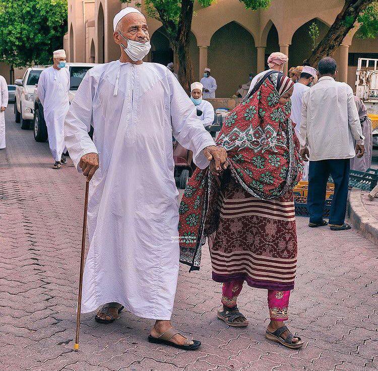 رسالة إلى كُل شابة وإمراة وأم :
" أنتُن رياحين العطاء " .❤️🇴🇲
#يوم_المراه_العمانيه