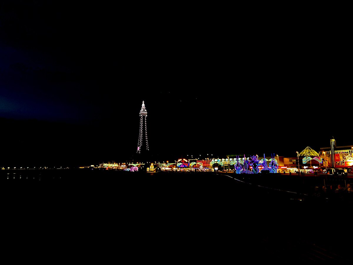 vampampire's tweet image. 4 pics from my weeks holiday in England.
Nice to go new places