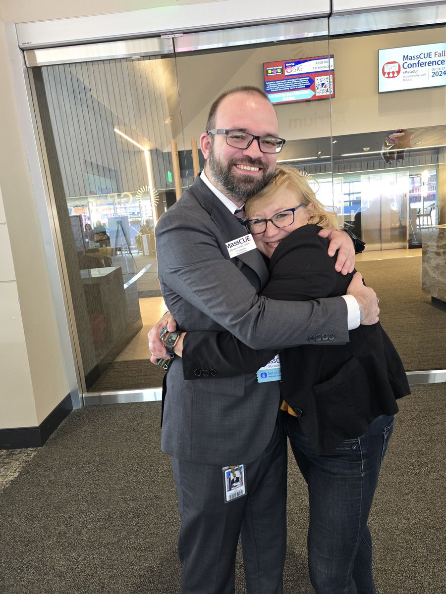 With one of my absolute favorites at <a href="/MassCUE/">MassCUE</a>. THE Asst. Superintendent Colleen Terrill!! <a href="/cterrillteach/">Colleen Terrill (she, hers)</a>.

<a href="/BPPrincipalVT/">BPPrincipalVT Co-Moderator @UnlockTheMiddle</a> <a href="/BayPathSuper/">Kyle Brenner</a> She is coming to visit soon!