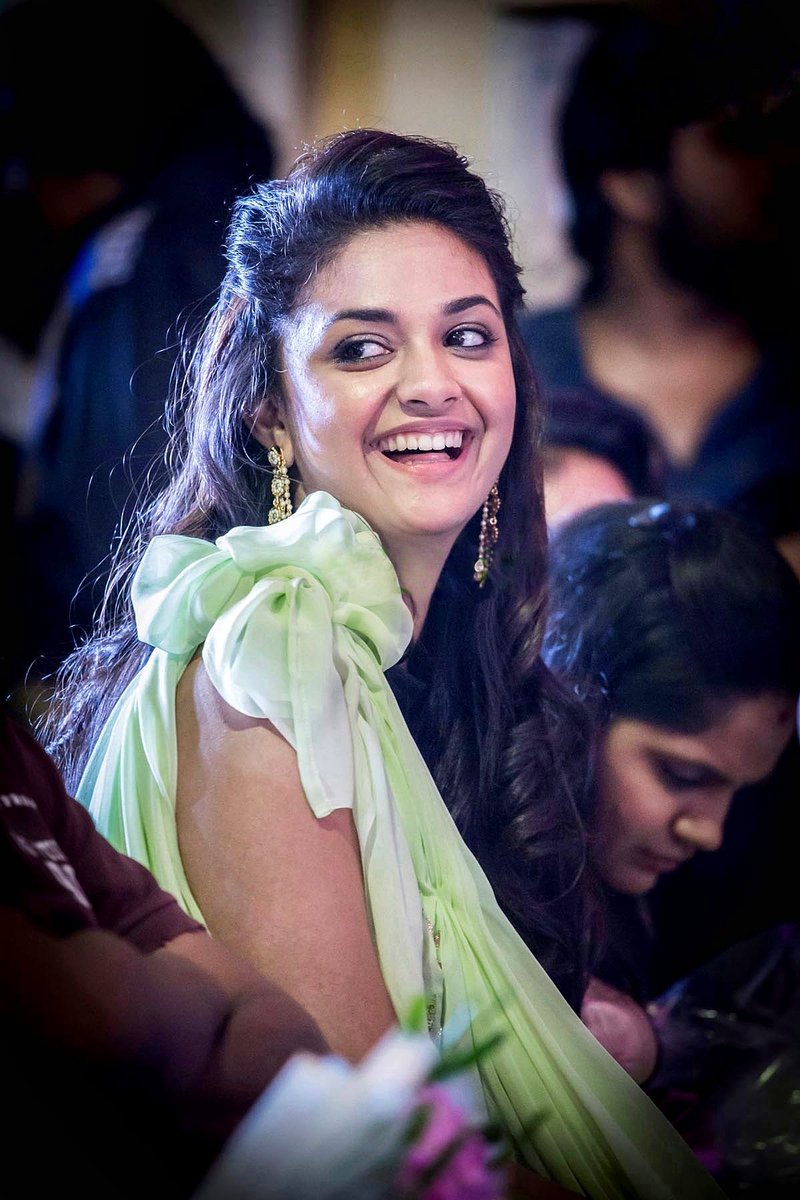 chanchal1602's tweet photo. Happy Birthday To the one who inspires us all, your day should be as wonderful as you are.🫰🏻🎉
Your presence makes our every day special.. today, it's all about you...🎀💗

@KeerthyOfficial 
#KeerthySuresh 
#HBDKeerthySuresh #KeerthySuresh https://t.co/TzHVOSlvJh