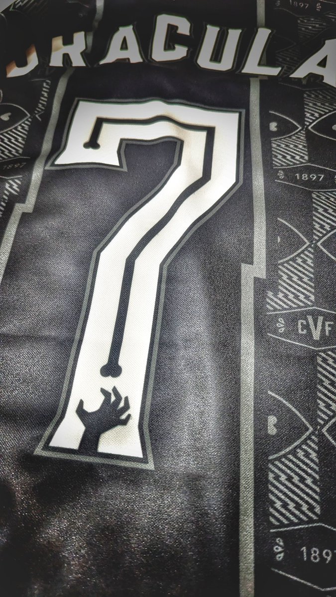 jacksonbosco's tweet photo. What a beautiful shirt this is for #Halloween by @kitandbone ! Loving the detail and #Dracula 7 nameset at the back ! π Looking forward to wearing it. π #trickortreat #footballshirt #ShirtCollector #KitandBone https://t.co/rHQavtzgKW