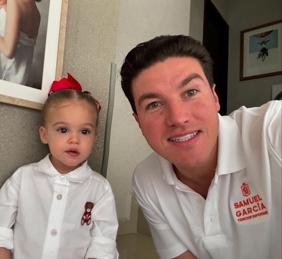 samuel_garcias's tweet image. Hoy me tocó ir por Mariel y darle de comer. Me ENCANTÓ
Más días como estos DIOS