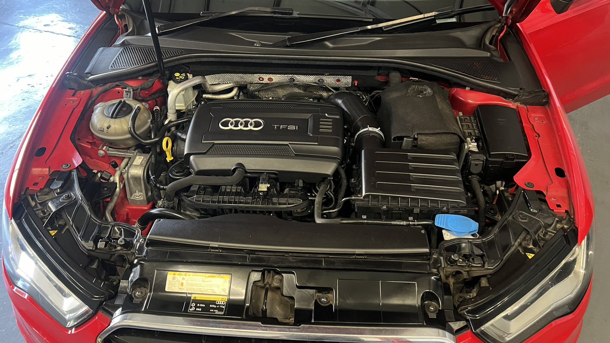 Lerato_Seoka's tweet image. Did some gearbox repairs on the A3 today. Coding this thing is a bit of nightmare but we’ll get there #BackyardMechanic #MishMashAuto #StockCars #DQ200Repairs #Audi
