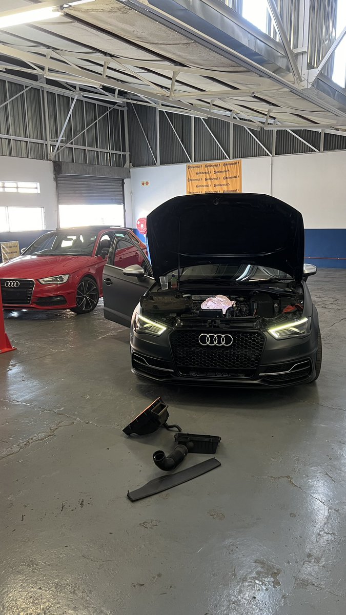 Lerato_Seoka's tweet image. Did some gearbox repairs on the A3 today. Coding this thing is a bit of nightmare but we’ll get there #BackyardMechanic #MishMashAuto #StockCars #DQ200Repairs #Audi