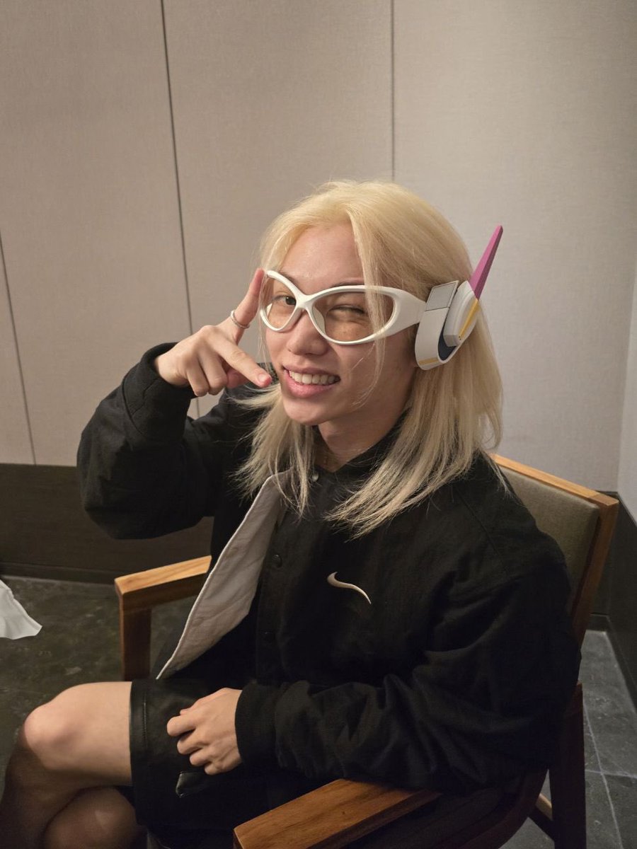 아케인1 진짜 재밌게 봤어서 2나온다는것만으로도 신날 일인데 ost가…. 😭❤️ 진짜 너무 기대되네용 ♡ 하… 심야에 사진선물을 주질 않나… 요즘 덕질에 소홀했던 제 자신을 반성하며… 오늘도 슼뽕차오른채로 자러 가겠습니다 모두들 슼나잇하세용 🩵🩵