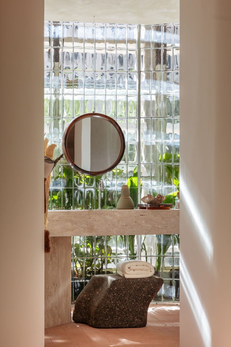Archello's tweet image. Barbara Dundes presents &quot;TAO House&quot; at CASACOR São Paulo, introduces ancestral artisanal methods in a contemporary residence. 
buff.ly/40cFJgB

#MaterialSimplicity #ArtisanalDesign #CASACOR