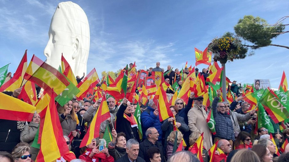 🔴🇪🇸 VOX convoca a los españoles a una GRAN MANIFESTACIÓN el 20 de octubre en Plaza de Castilla a las 12:00h.

"Contra este gobierno mafioso y podrido de corrupción hasta el tuétano."