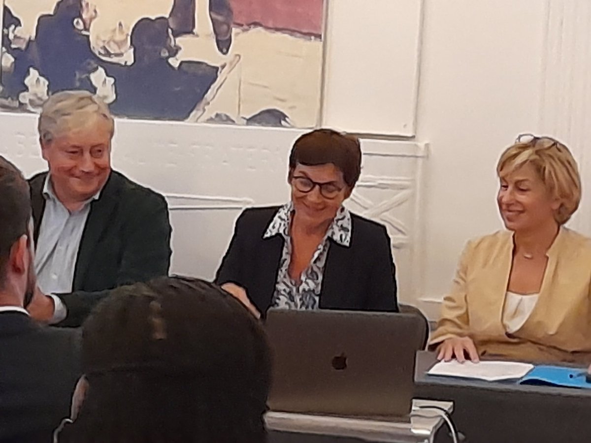 PartiRadical's tweet photo. Riche conseil national du @partiradical présidé par @AnnickGirardin en présence de @n_delattre, présidente par interim. Félicitations à @VGUILLOTIN désignée SG déleguée. Préparation du Congrès, refondation idéologique, et cap sur les prochaines élections ! https://t.co/ZVWs1OxXkI