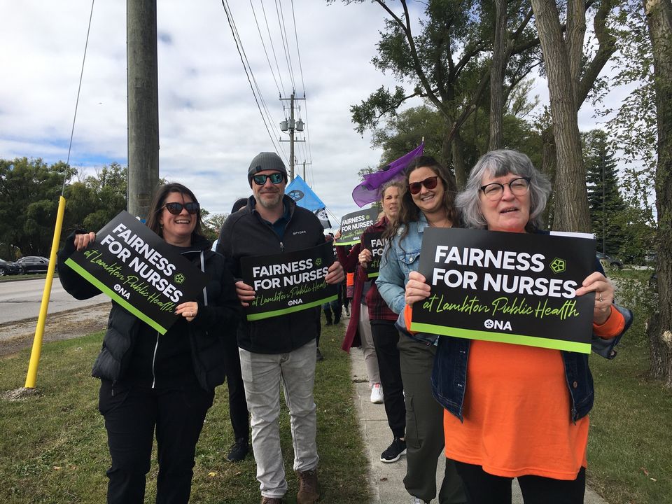 ontarionurses's tweet photo. During the pandemic, Lambton Public Health nurses were called heroes. Now their employer is refusing to respect their work. Demand that the County of Lambton negotiate a fair new contract so that nurses can keep providing high-quality care! #FightLocal https://t.co/7UYLarFDhF https://t.co/RZgLuCwHUN