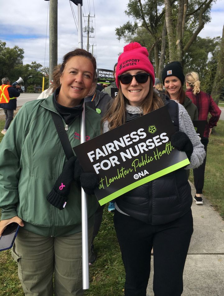 ontarionurses's tweet photo. During the pandemic, Lambton Public Health nurses were called heroes. Now their employer is refusing to respect their work. Demand that the County of Lambton negotiate a fair new contract so that nurses can keep providing high-quality care! #FightLocal https://t.co/7UYLarFDhF https://t.co/RZgLuCwHUN