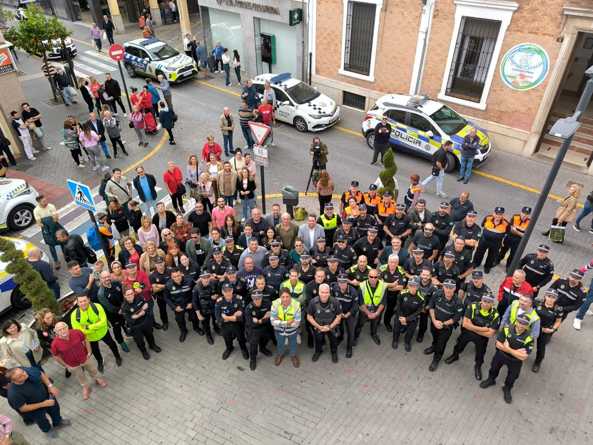 APorcelCarlos's tweet photo. Desde el @AytoMaracena, condenamos enérgicamente los hechos acaecidos en nuestro municipio y mostramos nuestro apoyo unánime al cuerpo de policía local de nuestro municipio. Somos y seguiremos siendo una ciudad segura y de futuro. #Maracena https://t.co/QDs1tIYVBQ