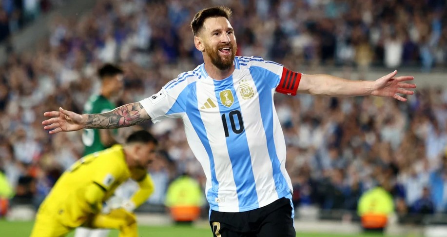 Lionel Messi equals Cristiano Ronaldo’s hat-trick record after vintage performance for Argentina

Read details : tinyurl.com/3mrw9cvb

#TrendingNow
#DailyUpdates
#SocialBuzz
#StayConnected
#OnTheMove
#DigitalMarketing
#BusinessGoals