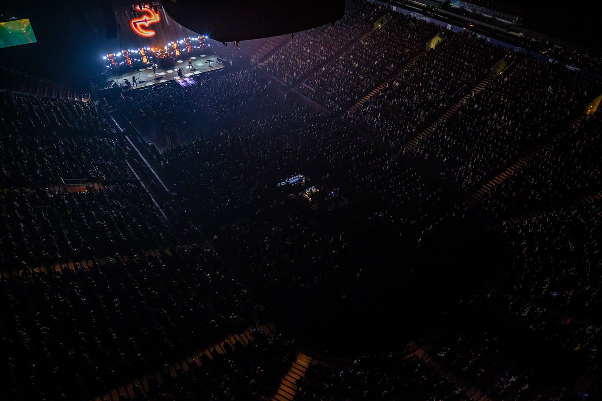 evanescence's tweet photo. Night one done! Thank you Vancouver for an incredible kick off to the Canadian tour with @Halestorm and @TheWarningBand2. Miss you already!

📷@AlisonNorthway https://t.co/XkZ2RJzsaX
