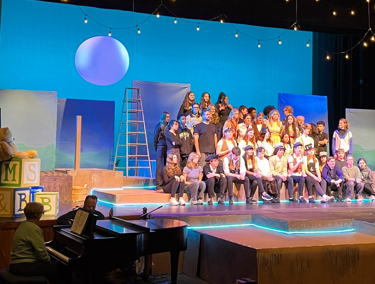 Dominican High School tweet media