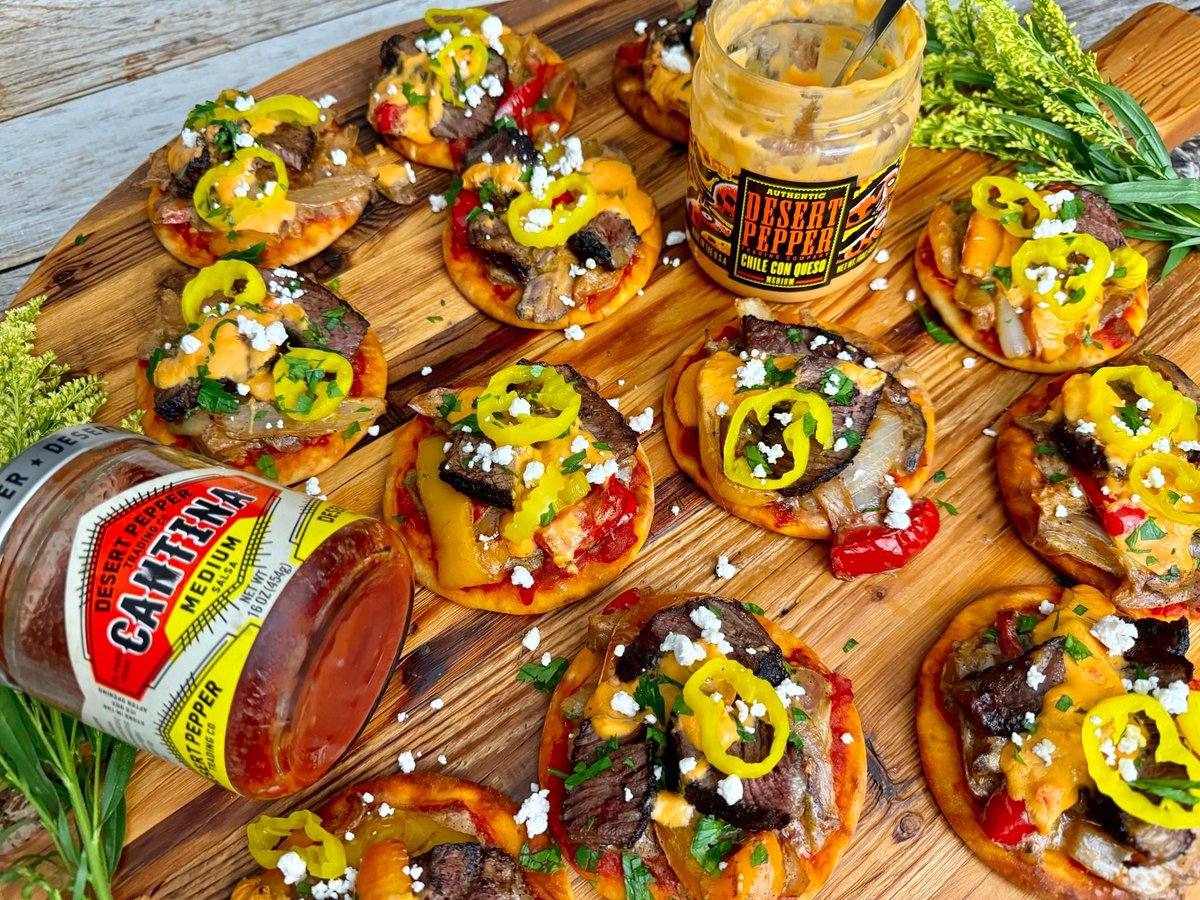 dishblock's tweet image. Check out my Naan-Traditional Steak and Pepper Mini Pizzas!!  These are so easy to make and the perfect game-day app or weeknight treat!! They are packed with flavor and cheesy goodness thanks to the Desert Pepper Trading Company Cantina Salsa and Chile Con Queso!!  The perfect…