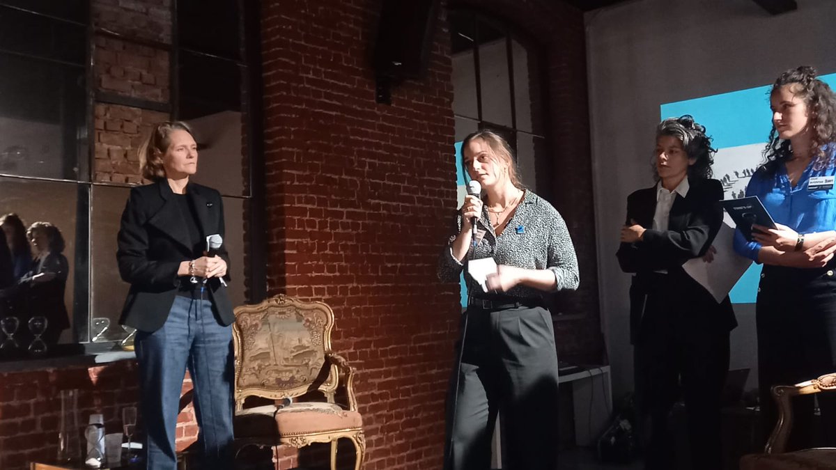 .<a href="/luciepadovani/">Lucie Padovani</a> raising the issue of plastic pollution at the Time's UP event reminding plastic IS killing our ocean, health and yet is the fossil fuel industry's plan b