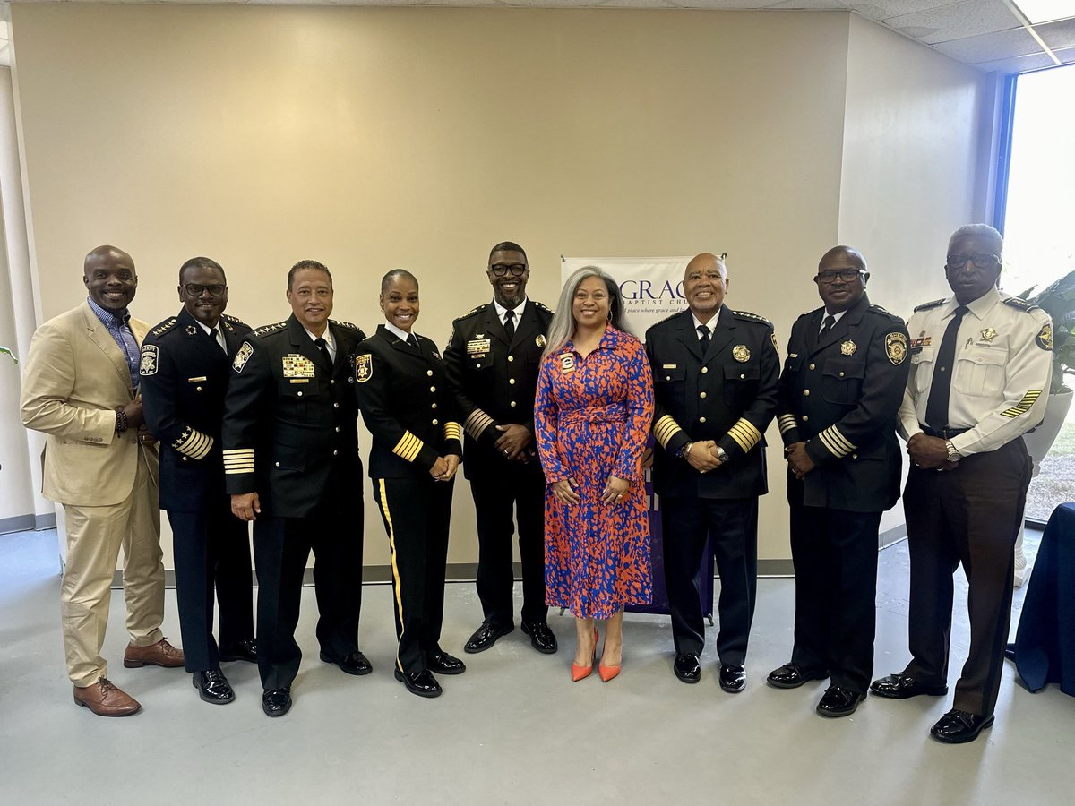 NOBLEGAChapter's tweet photo. Grits and Grace - Partnership for Progress

Several GA chapter members participated in an important discussion designed to connect law enforcement and the communities we serve. 

#FaithAndBlue #FaithAndBlue2024 https://t.co/wJusm8SoET