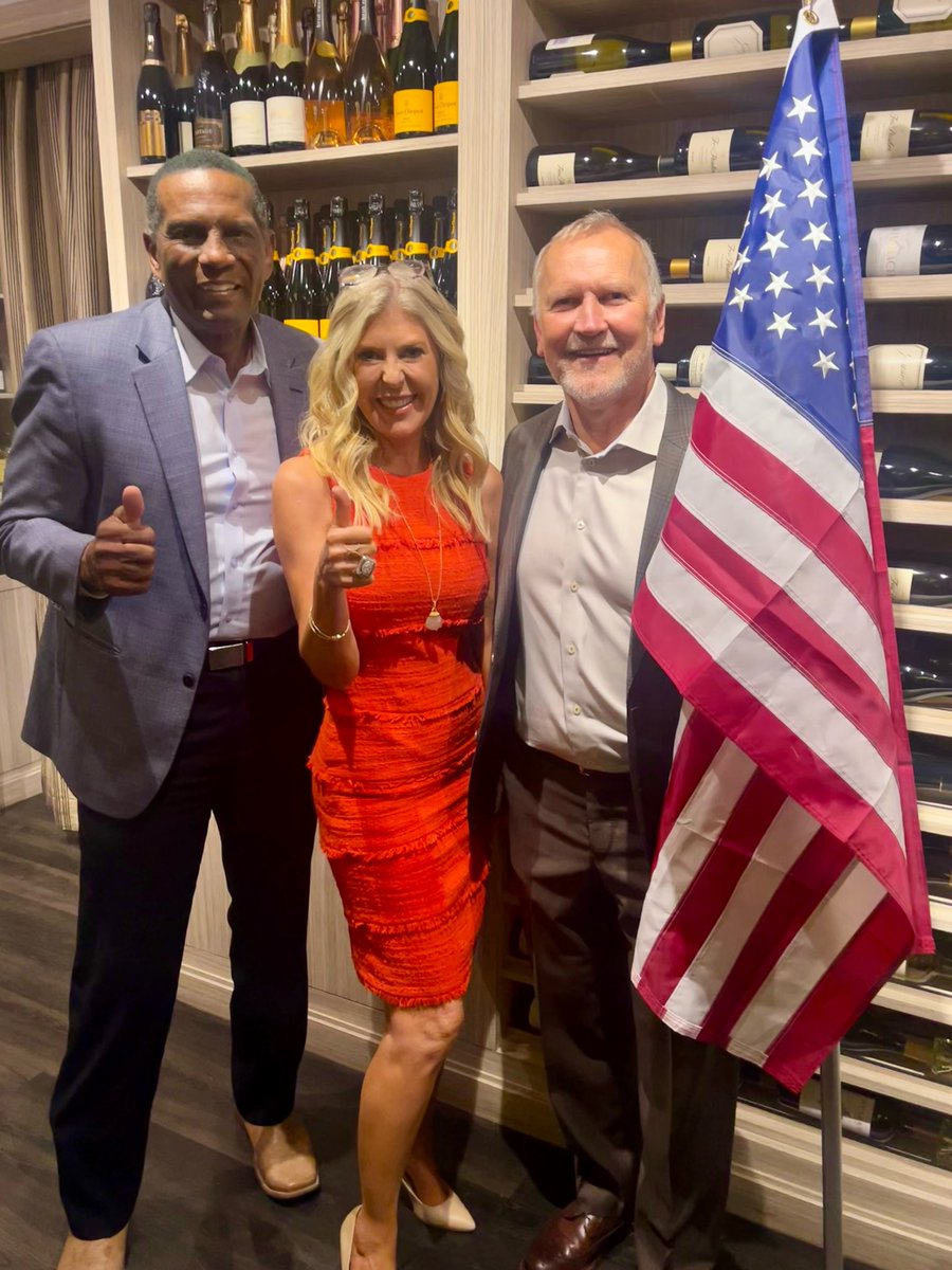 mulherin_l's tweet photo. Congressional candidate Matt Gunderson held an inspiring event recently w/ Congressman Owens.

Gunderson’s #business acumen from his career as a business owner lends a strong voice and helpful perspective for a bright future.

#workforcedevelopment https://t.co/fymzFORHl5