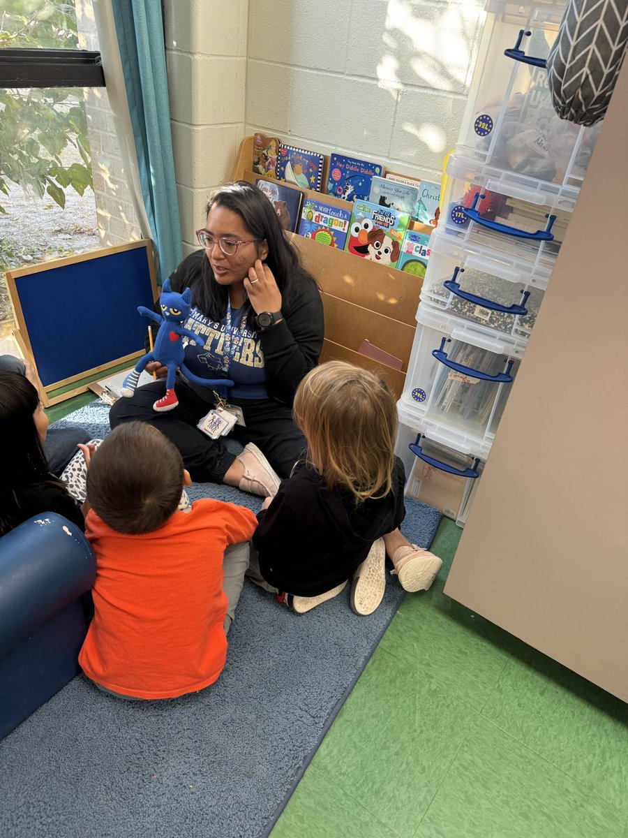 Memorable moments during content integration circles at Northern Hills Pre-K this AM. Way to go Broncos!! ✏️💙🤩
