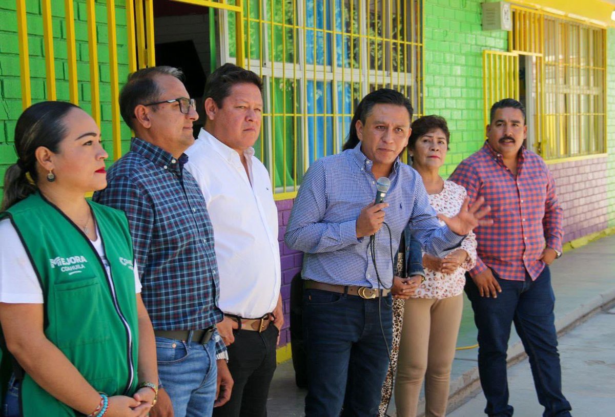 charro_rl's tweet photo. El día de hoy, hicimos entrega de la construcción de la Barda Perimetral en el Jardín de niños Manuel Acuña, de la Colonia Carolinas. 

Somos un Gobierno Cumplido y que da Resultados. 

@manolojim 
#JuntosLoHacemosMuchoMejor✌🏼 https://t.co/n0Qpl4qeEl