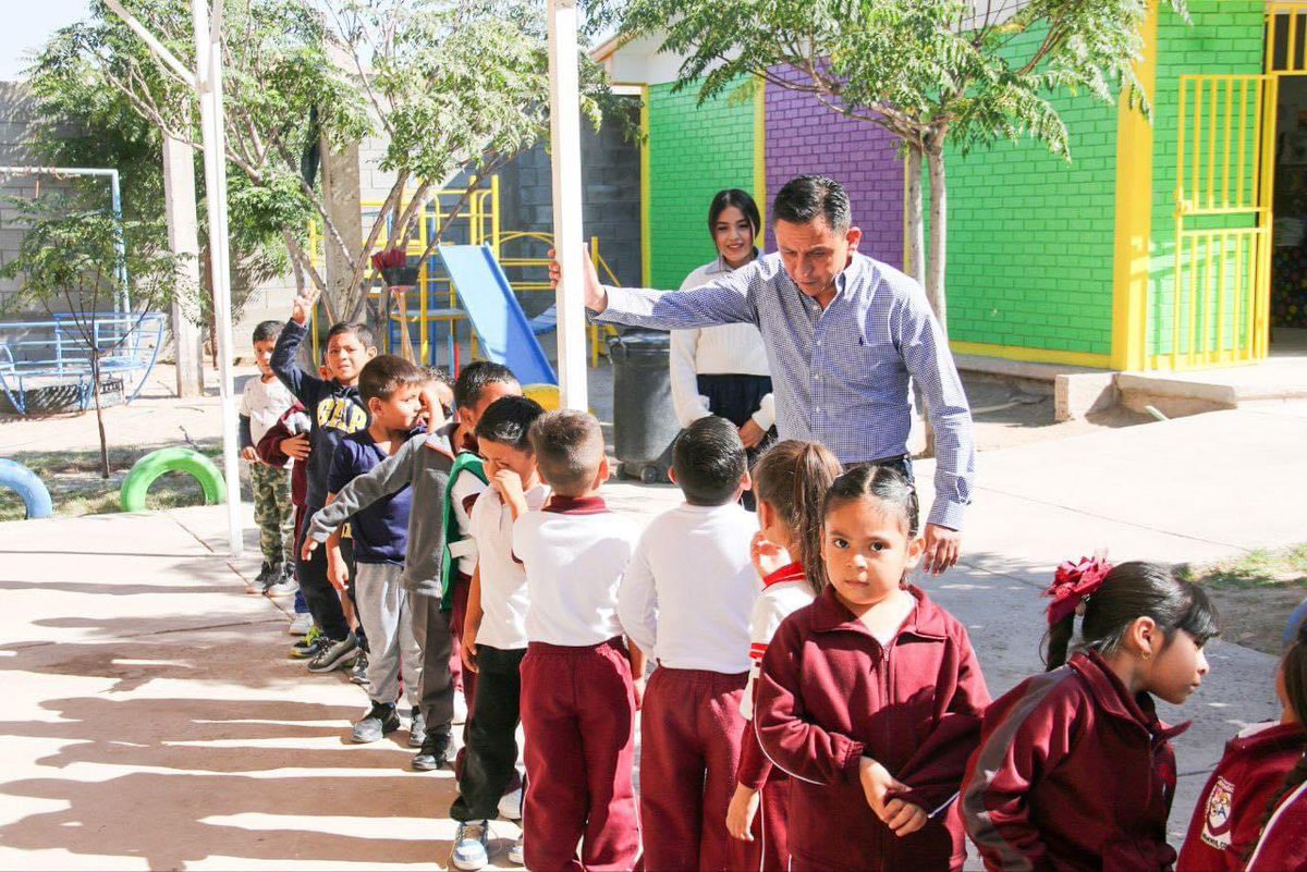 charro_rl's tweet photo. El día de hoy, hicimos entrega de la construcción de la Barda Perimetral en el Jardín de niños Manuel Acuña, de la Colonia Carolinas. 

Somos un Gobierno Cumplido y que da Resultados. 

@manolojim 
#JuntosLoHacemosMuchoMejor✌🏼 https://t.co/n0Qpl4qeEl