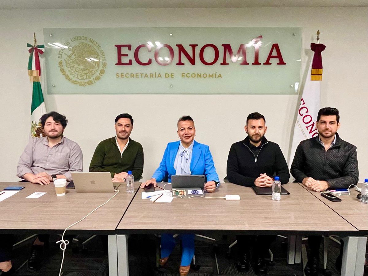 SalmaLuevano's tweet photo. Empezamos los trabajos para la conformación de la Unidad de Coordinación de Economía de Inclusión de la @SE_mx 

¿Sabían que la comunidad LGBT+ en México representa una capacidad de compra de 60mil millones de dólares? Según el Banco Mundial @BancoMundial 😎🙏🌈

@Claudiashein 
@m_ebrard 
@SE_mx 
#EconomiaIncluyente