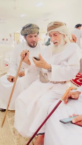 بقلوب مؤمنه بقضاء الله وقدره ودعت قبائل الجنيبي شيخ من شيوخها وعلم من أعلامها ورمز من رموز الكرم والشجاعه مساء اليوم الاربعاء المغفور له بإذن الله الشيخ حمود بن حمد بن منصور المجعلي الجنيبي  خالص العزاء وعظيم المواساة لكافة قبائل الجنيبي ولأسرته الكريمة نسأل الله جلت قدرته أن
