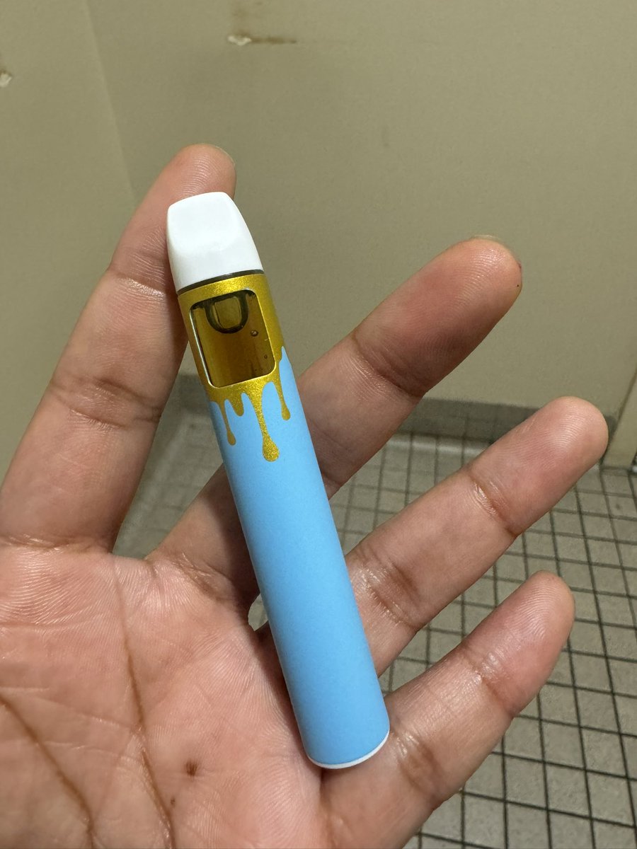 Motokesnsmokes's tweet photo. A drip stick during work keeps you employed when the customers in your nerves! Superb and fast acting high, mellows me out after the first two hits every time!
#liverosinpen
#dripstick
@CryptoChronicX https://t.co/lhh1mxwwGi