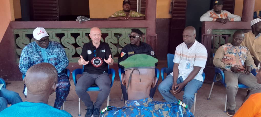 f_galtieri's tweet photo. De retour dans la region de #Kankan pour le suivi de nos programmes auprès des acteurs au #dernierkilometre. Merci aux autorités et à la société civile de #Kintinian et #Franwalia pour l’#engagement en faveur des #filles dans l’abandon de toute violence 🇬🇳🤝🇺🇳
#DroitsEtChoix https://t.co/zATh0Y4Xsd