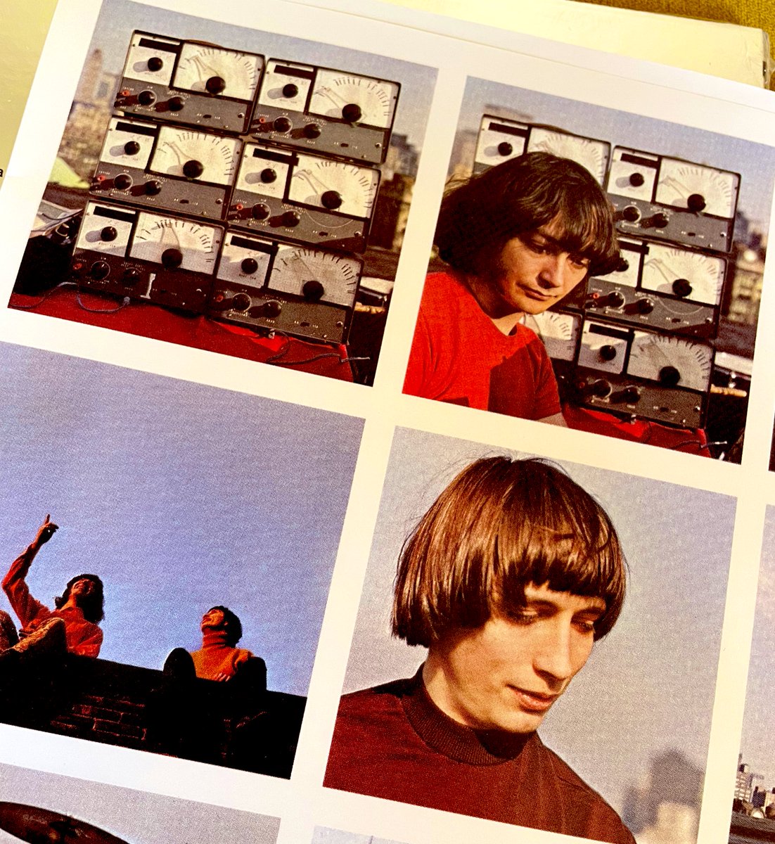dubleox's tweet photo. Este dúo neoyorquino es ALUCINANTE. Eternas gracias a Iggy Pop que me hizo descubrirlos. Geeks totales!
#SilverApples https://t.co/cpQNUamVxN