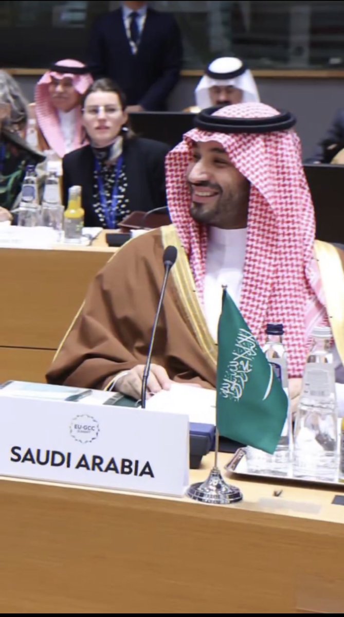 حفظك الله سيدي 💚