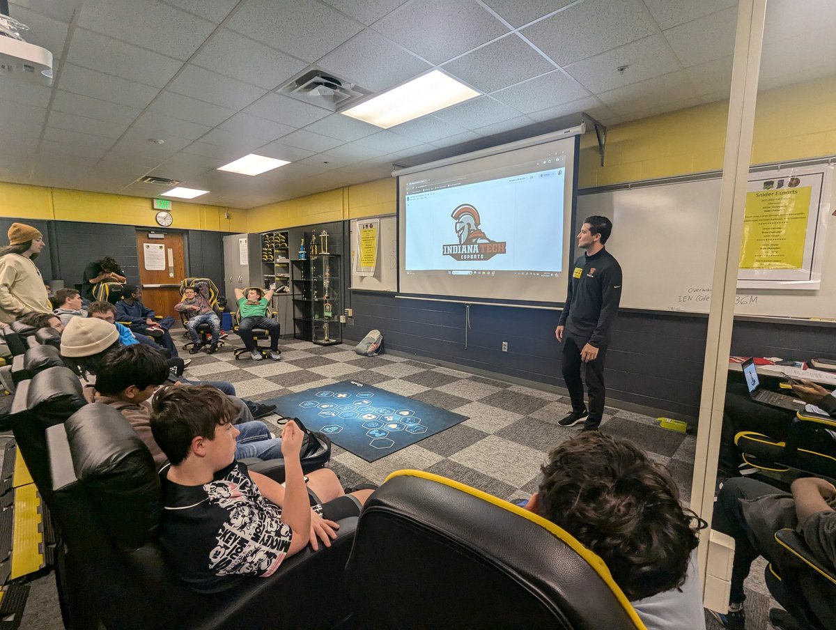 We continue our college visits with <a href="/JakeDMiddleton/">Jake Middleton</a> from <a href="/IndTechEsports/">Indiana Tech Esports</a>!  He brought a few alumni with him.  Good to see Bryce and Haiden.