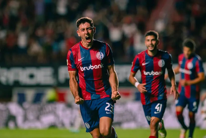 TodoSL1's tweet photo. Firmen YA al Tonga Hernández. Están boludeando a un jugador y a una persona excelente. 

La paciencia se acaba. https://t.co/eu1xsWNE4L