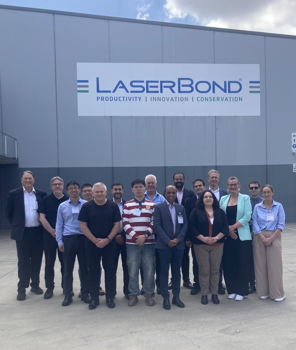 AnnaParadowska1's tweet photo. We’re so excited to officially sign our first @Sydney_Uni #ACMCRC project with industry partner #LaserBond. We’re looking forward to explore materials challenges and automation in metal matrix composites for extreme environments. #LeadershipForGood https://t.co/YbTWdcxuBU