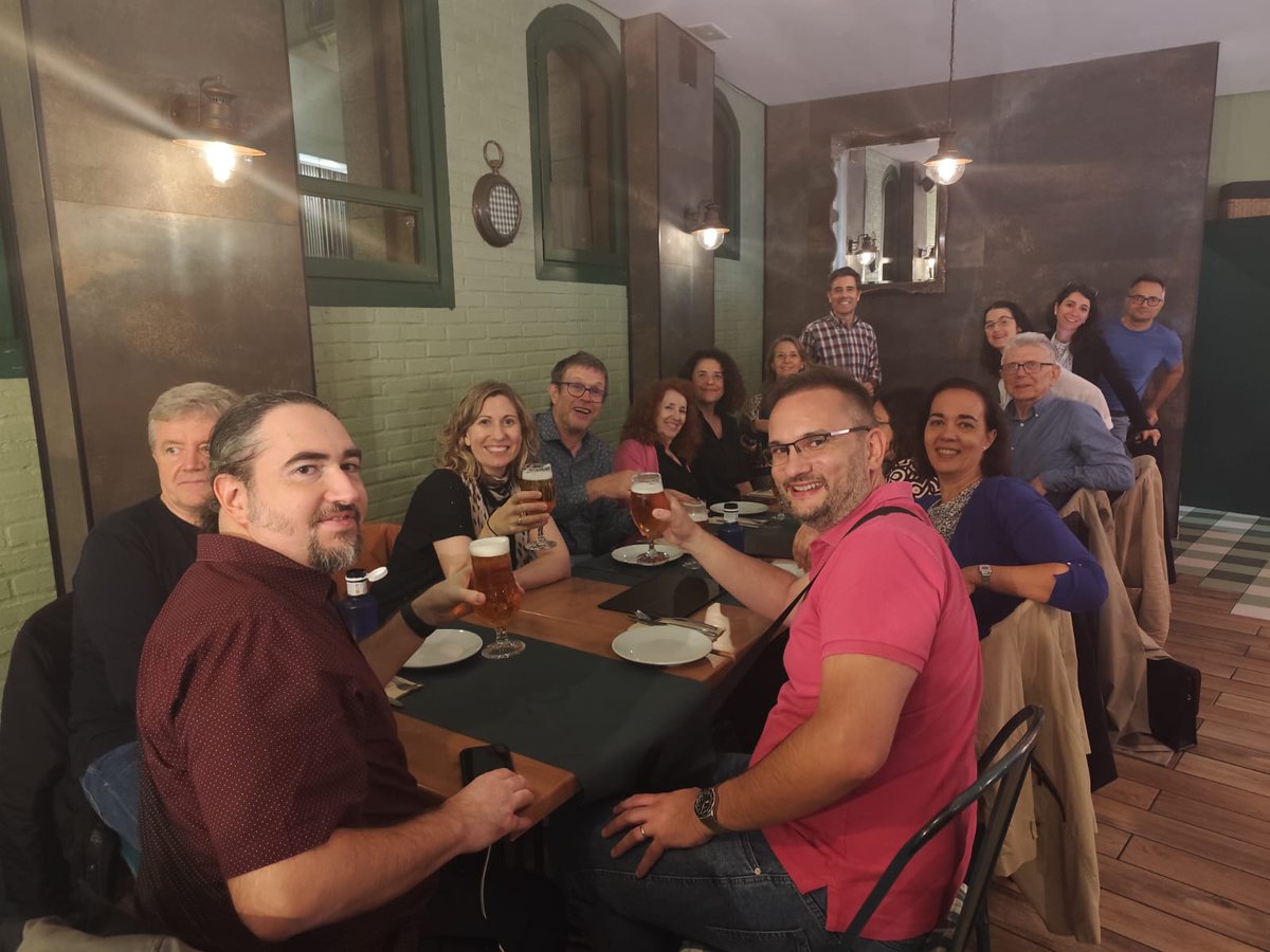 Celebrando una primera magnífica Jornada del 
#SEIC2024CACERES Mañana más! 
<a href="/SEIC_difusion/">SEIC</a>