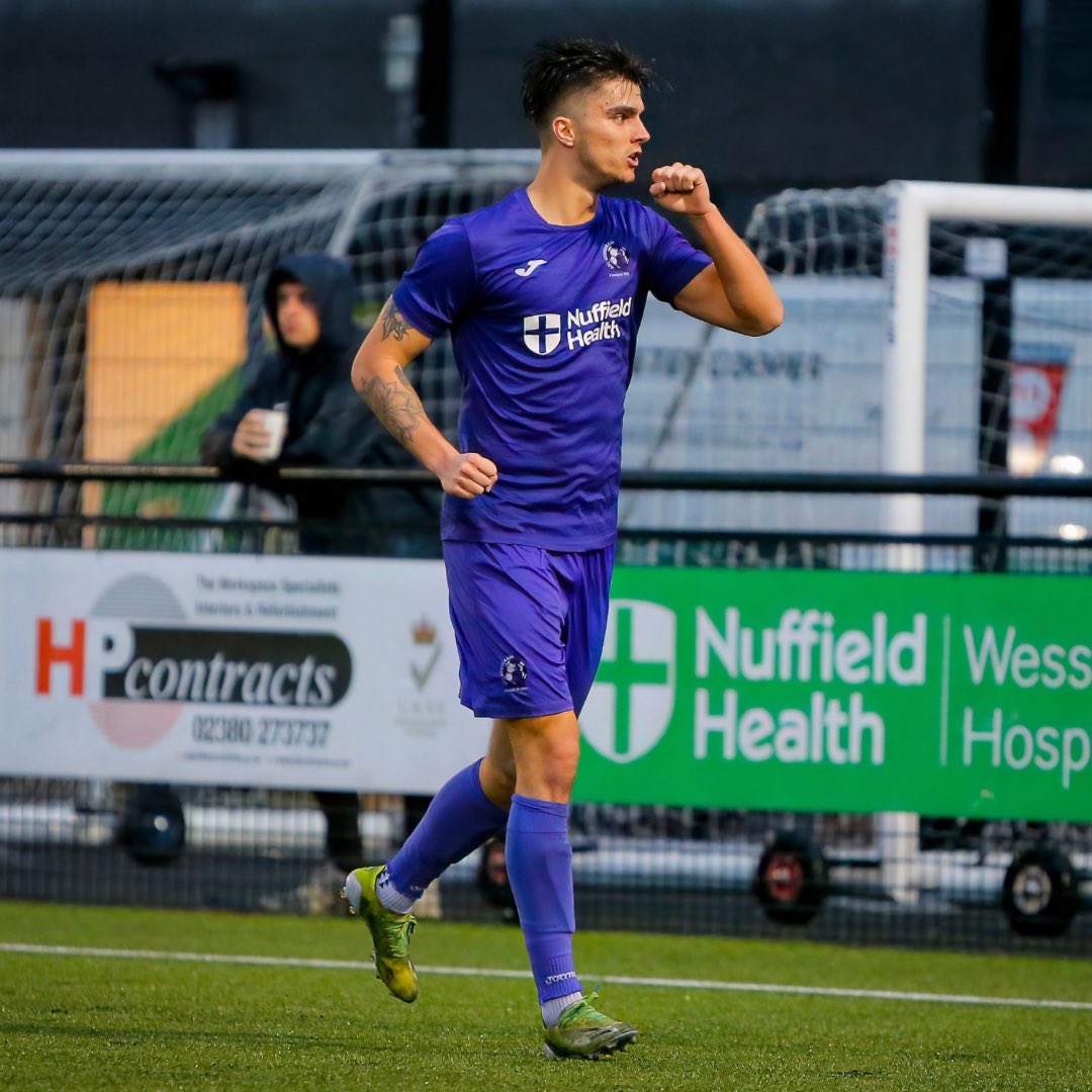 afc_stoneham's tweet photo. Some things are just meant to be! 

We are delighted to announce that Duarte Martins has rejoined the club! 

We were all sad to see him go in the summer but once a Purp always a Purp strikes again!

A huge thank you to @MetPoliceFC for their assistance in making this happen. https://t.co/KijgYC6Y4G