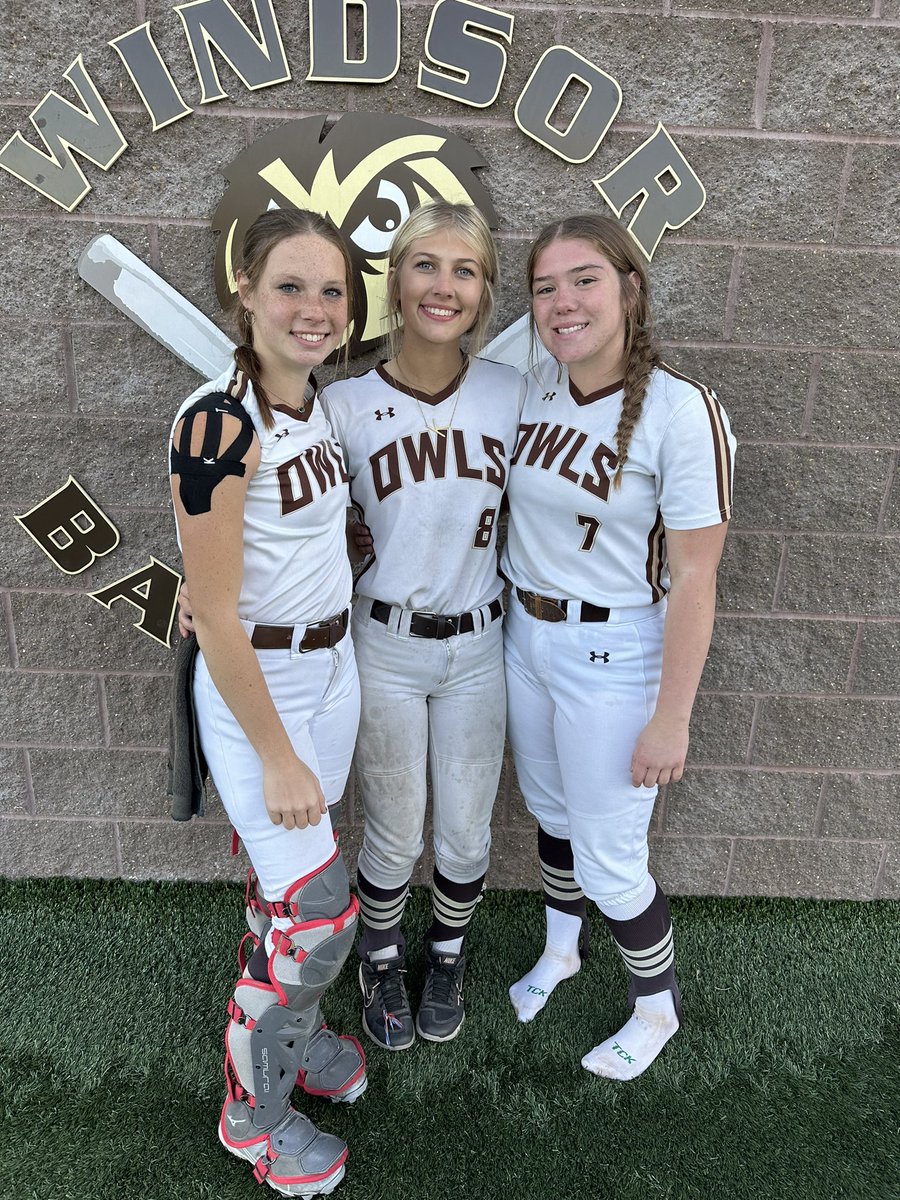 Windsor Softball tweet media