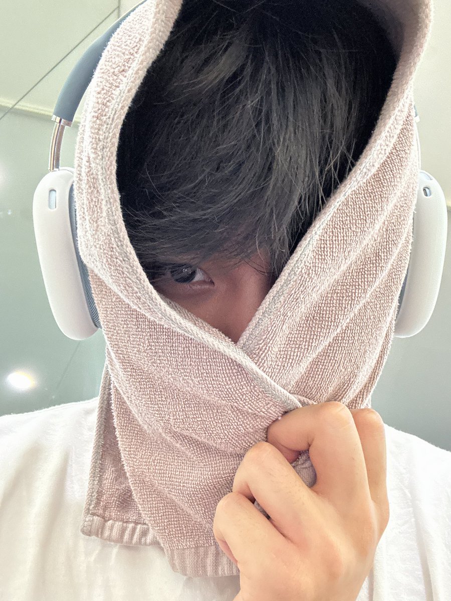 OMEGAXBR's tweet photo. 🐏 | 16.10.24 OXTWT (@OmegaX_members)

"woah" 

#OMEGA_X #오메가엑스
#혁 #HYUK https://t.co/fIIOECu6gn