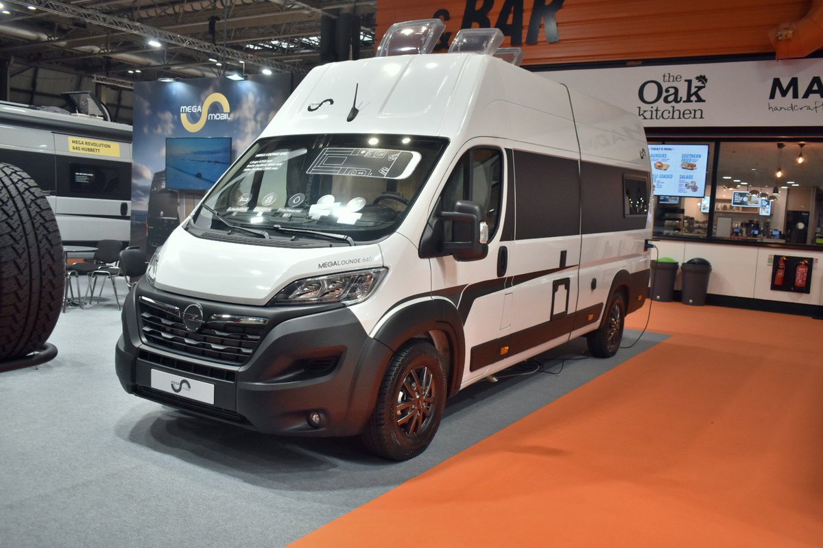 Mega Lounge 640 - Opel Movano