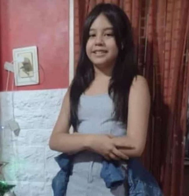 Nahiara Toledo tiene 13 años, desapareció el 15/10/24 en la ciudad de Buenos Aires. Salió del Colegio y no regresó. Su celular se conectó por última vez en el barrio de Caballito. Vestía campera negra, pantalón ancho gris y zapatillas Puma blancas. Avisar #Urgente ☎ 911

#CABA