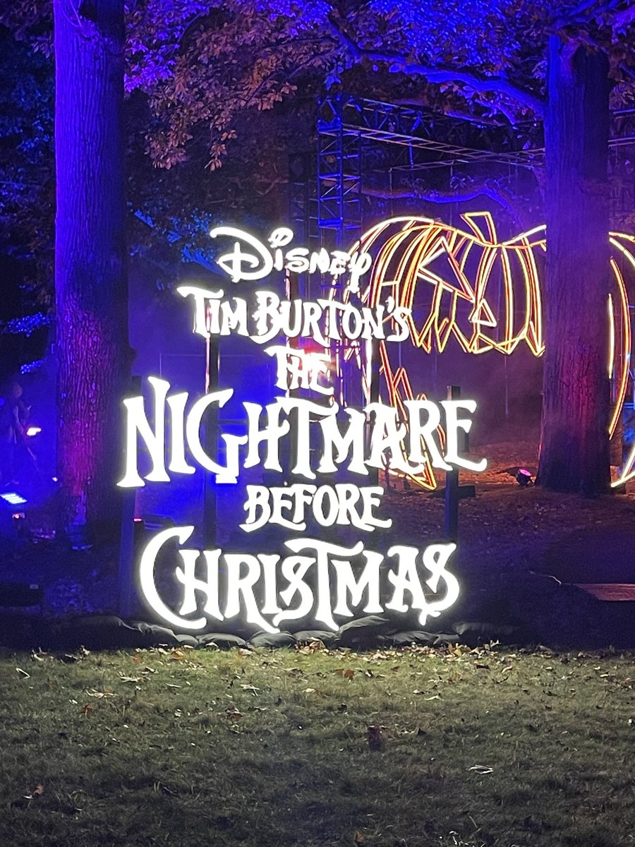mubaby1's tweet photo. ナイトメアビフォアクリスマスのトレイル
in NYBG https://t.co/VGJkL1JHij