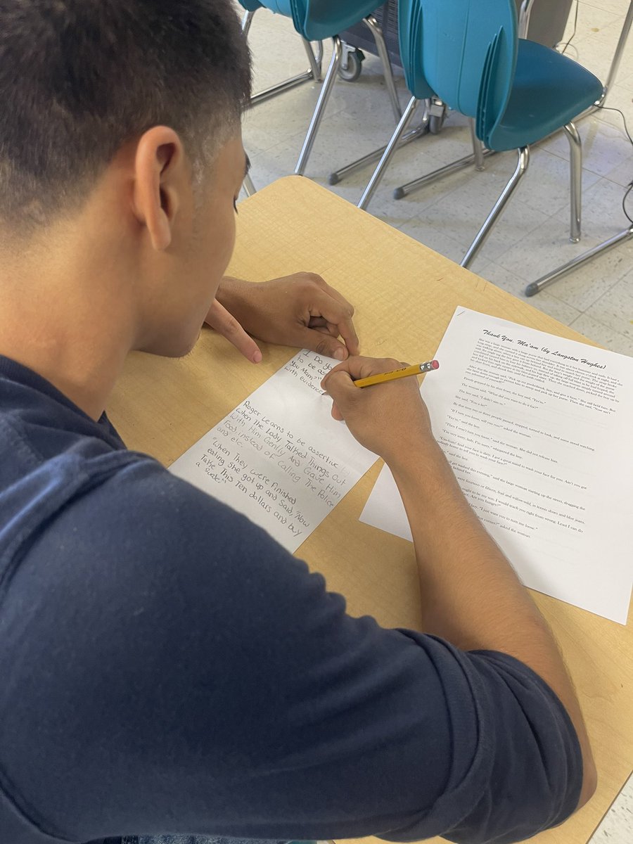 IandGCenter's tweet photo. Students respond assertively as they use the R.A.C.E. strategy as a guide for short answer questions. —-E.Torres
@gutiexfer @RichardTam93019 @ValeriaCarp_ #IandGCenter #OWLitude #WeAreIandG #AllIn #TransformativeEmotionalIntelligence #McAllenISD https://t.co/fWryvyytW4